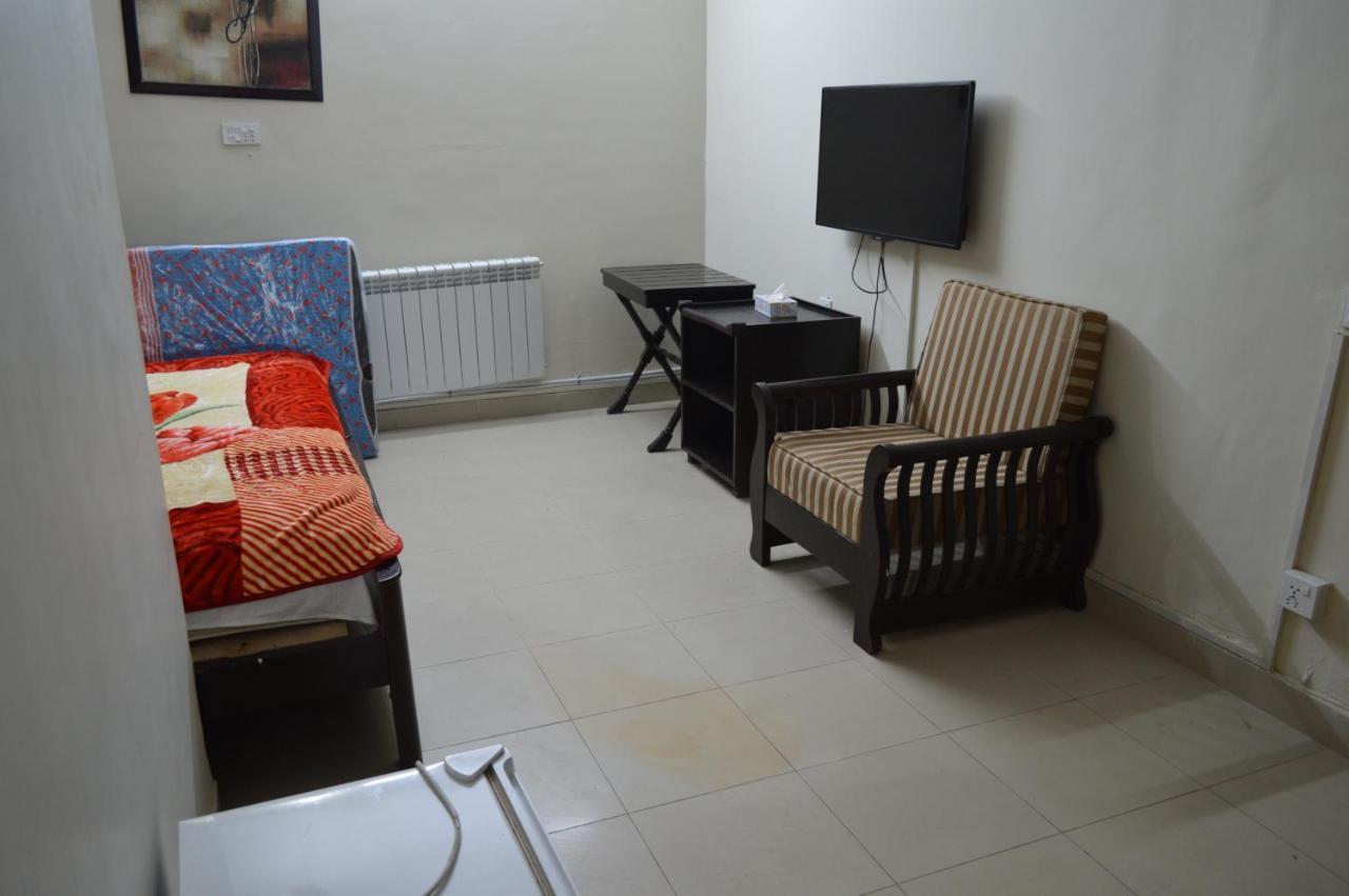 Royal Manor F-10 Bed and Breakfast Ισλαμαμπάντ Εξωτερικό φωτογραφία