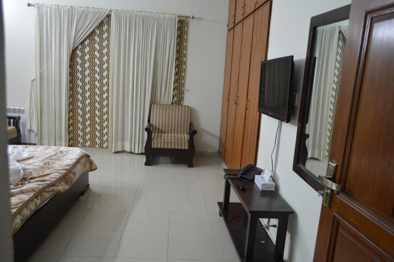 Royal Manor F-10 Bed and Breakfast Ισλαμαμπάντ Εξωτερικό φωτογραφία