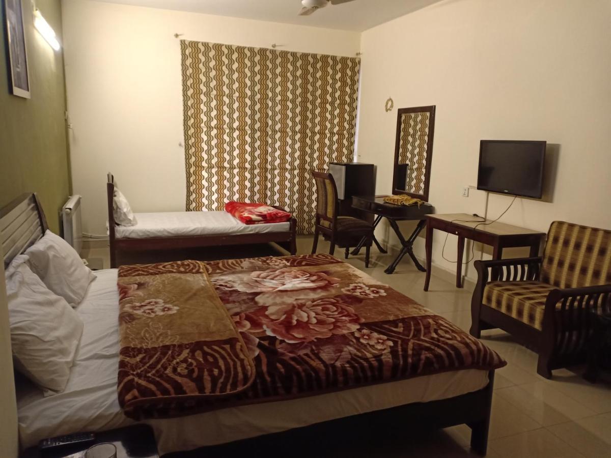 Royal Manor F-10 Bed and Breakfast Ισλαμαμπάντ Εξωτερικό φωτογραφία