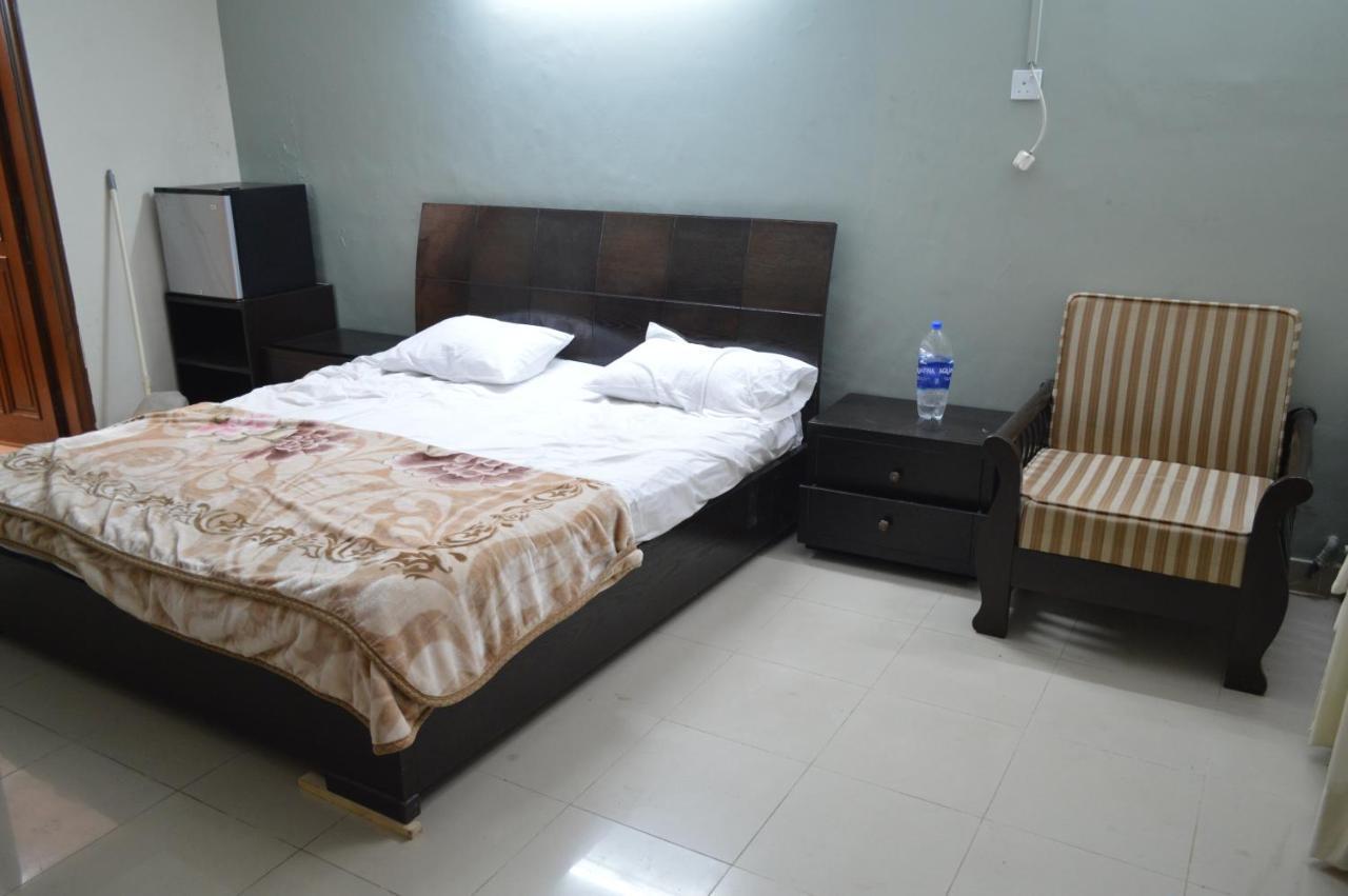 Royal Manor F-10 Bed and Breakfast Ισλαμαμπάντ Εξωτερικό φωτογραφία